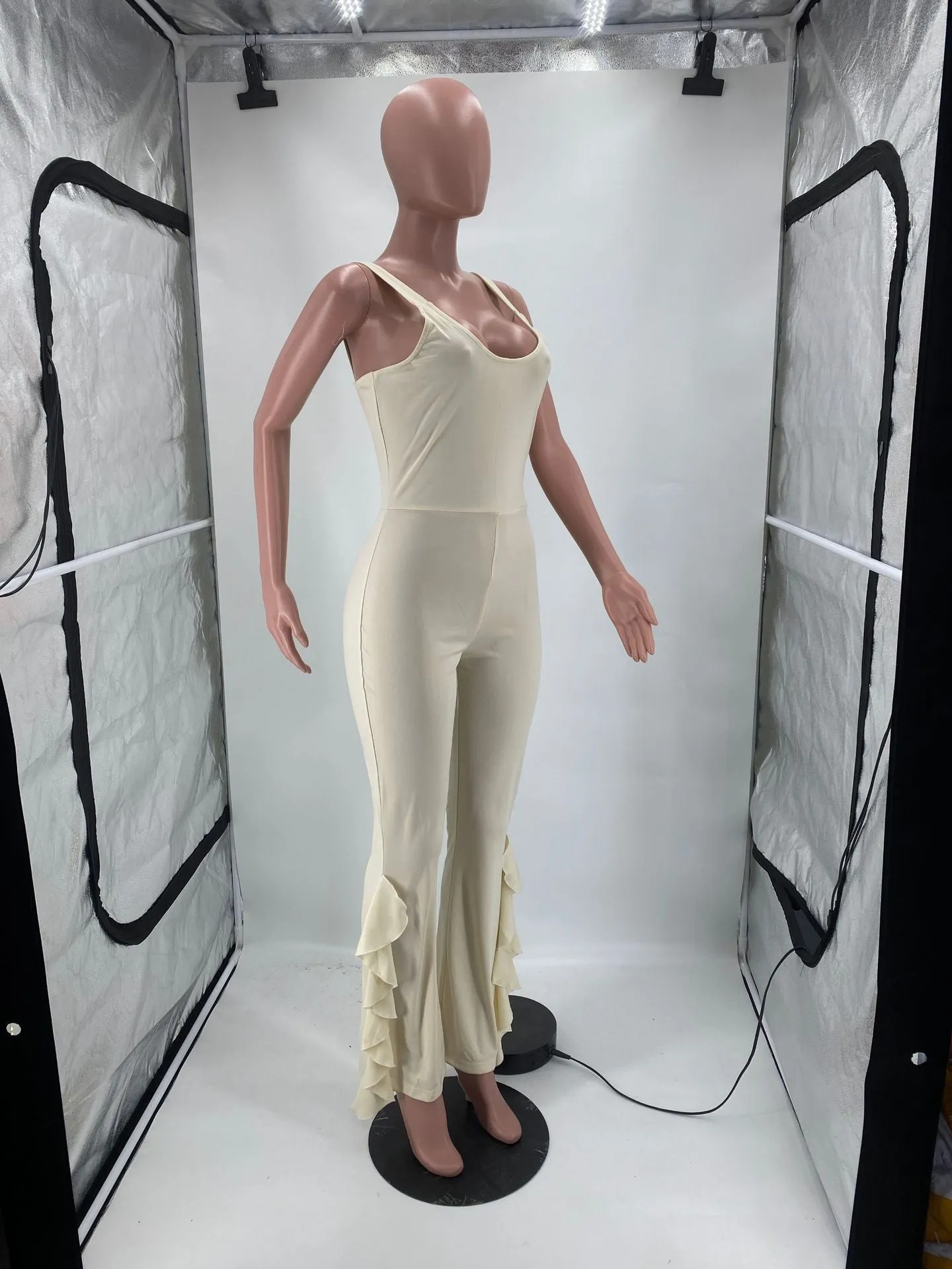 Fashion ruffled jumpsuit AY3068