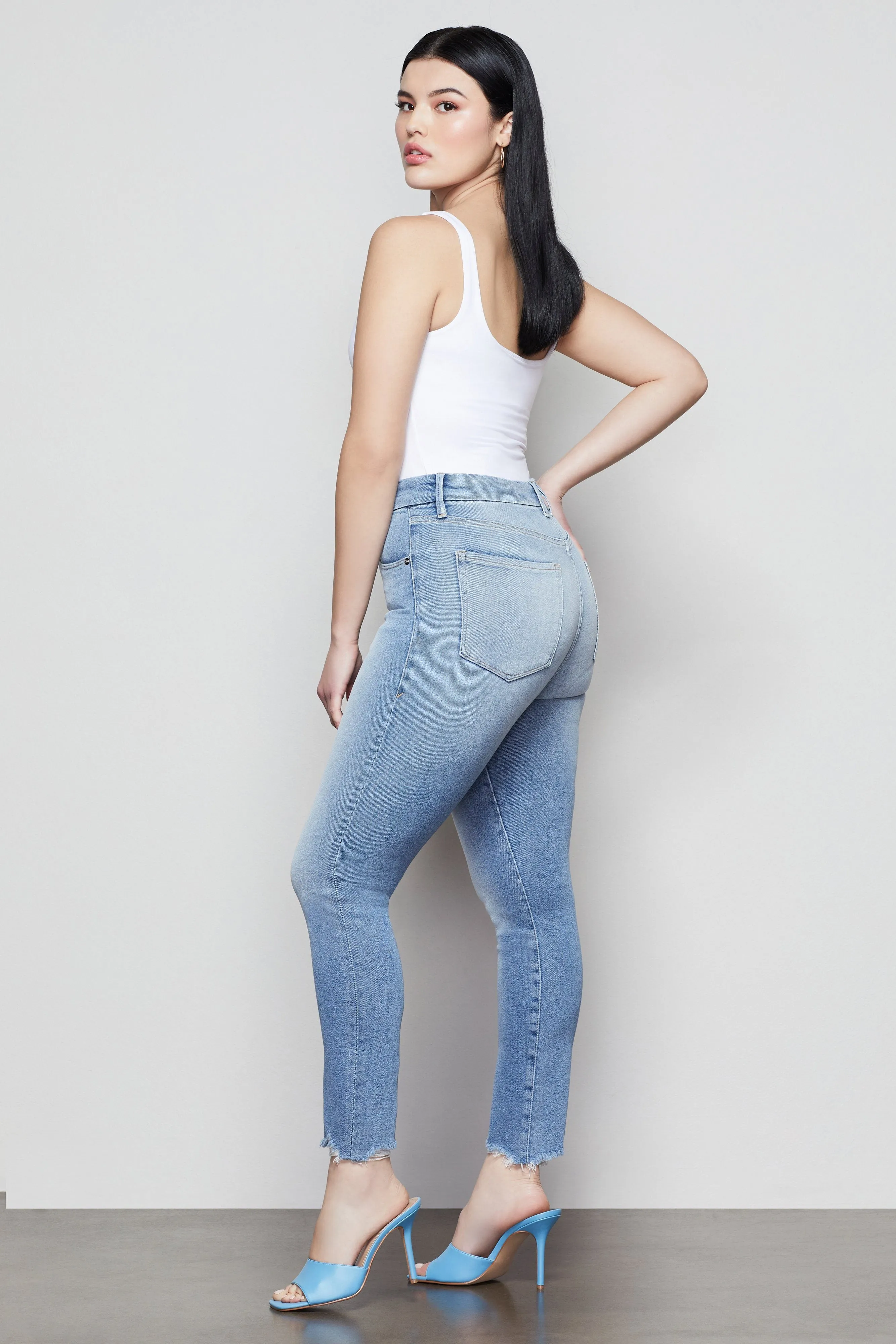 GOOD CURVE SKINNY CROP CHEWED HEM | BLUE440