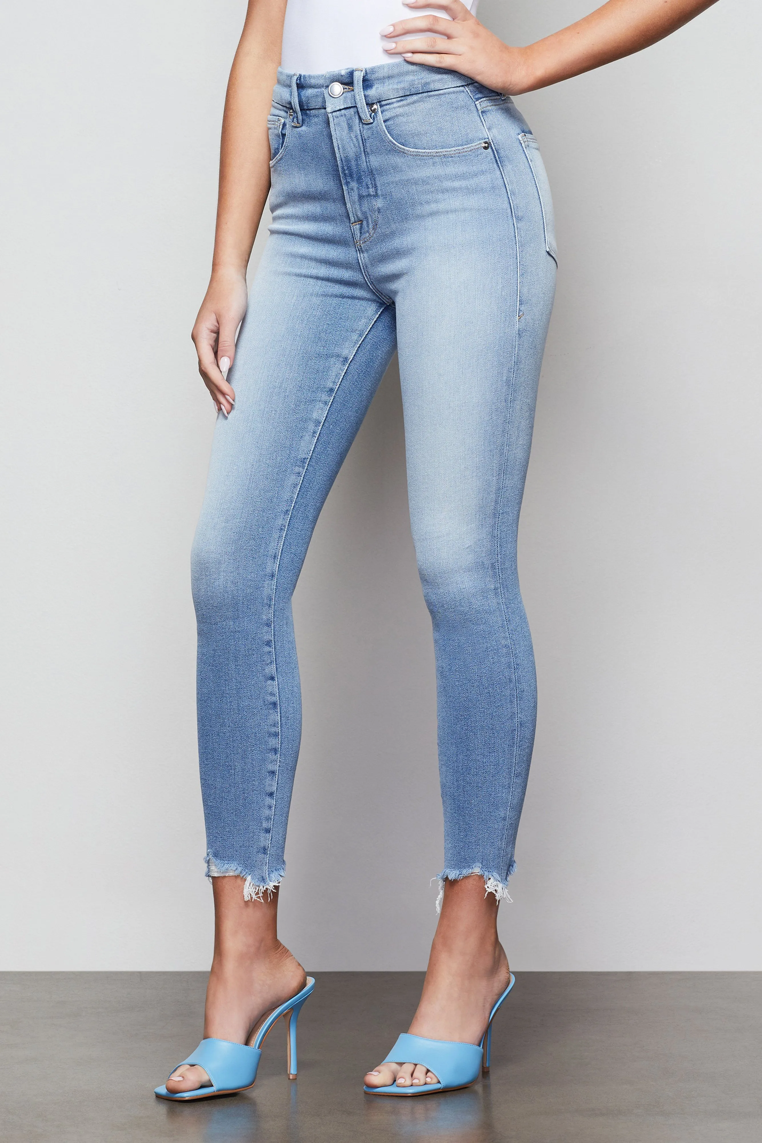GOOD CURVE SKINNY CROP CHEWED HEM | BLUE440