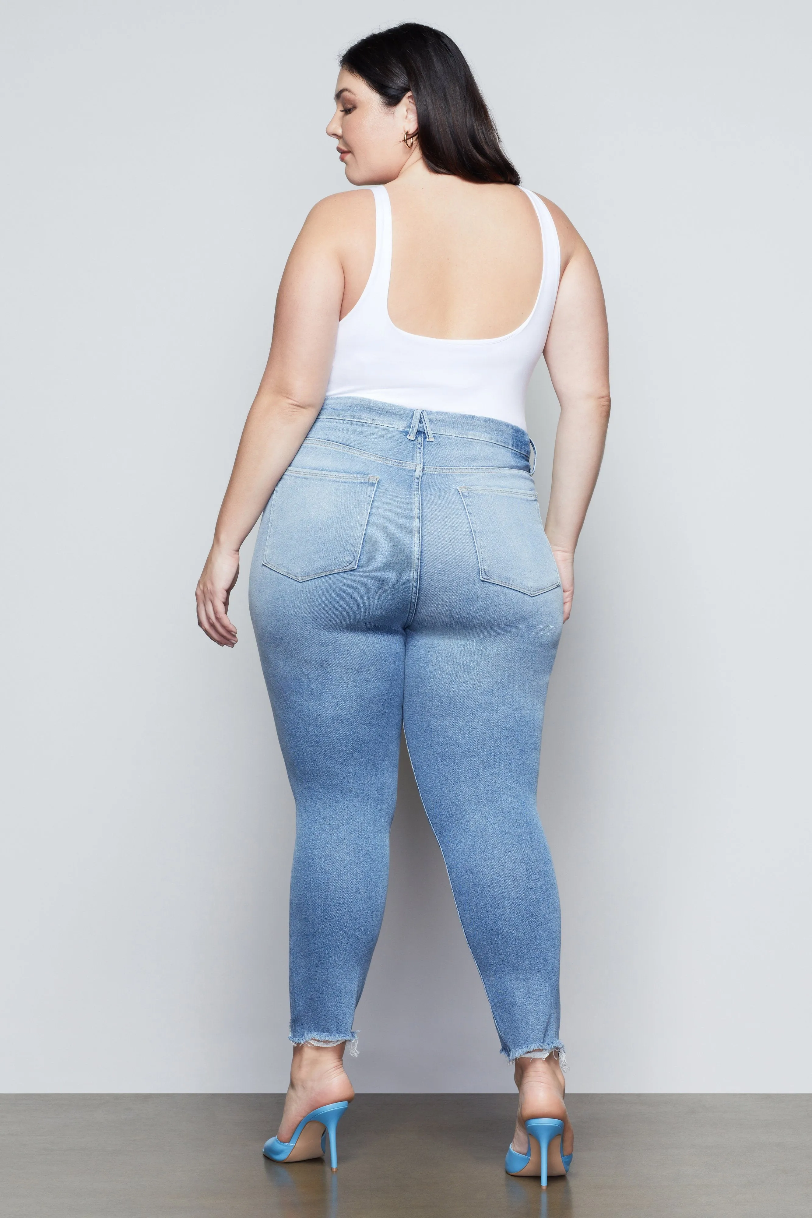 GOOD CURVE SKINNY CROP CHEWED HEM | BLUE440