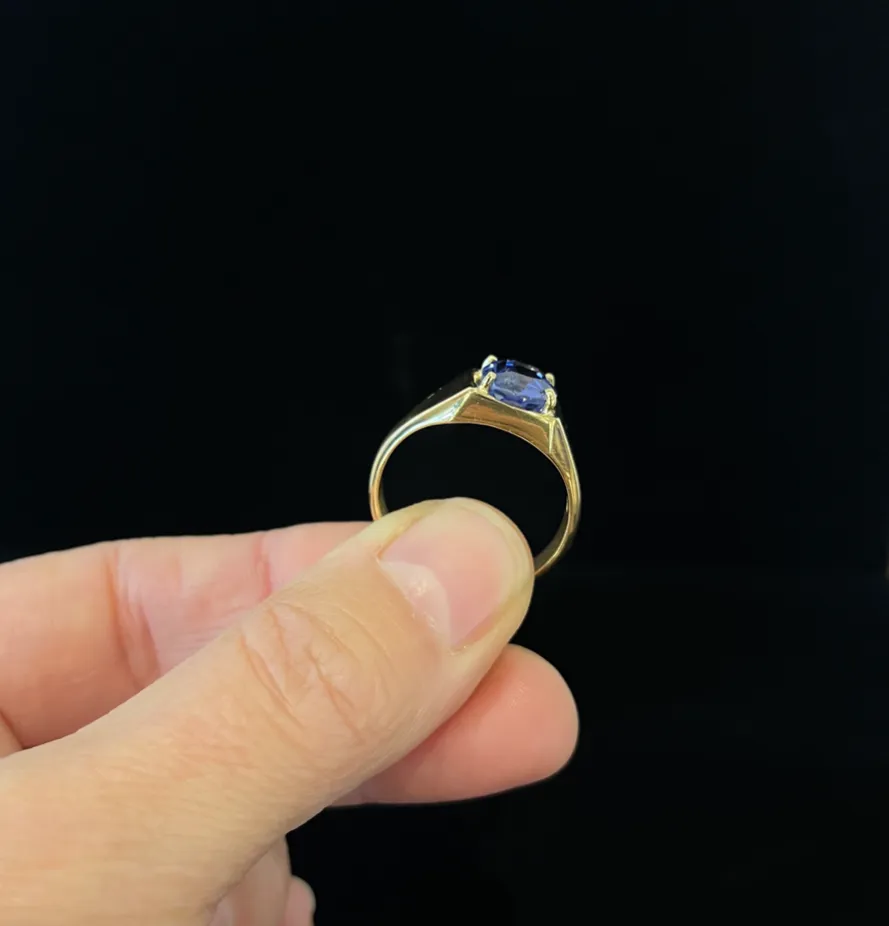 Mens 4.60ct Colour Change Mauve to Blue Ceylon Sapphire Ring