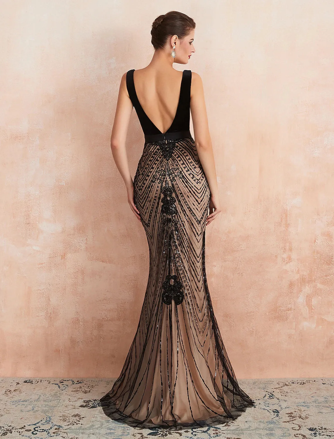 Mermaid / Trumpet Evening Gown Luxurious Dress Formal Evening Sweep / Brush Train Sleeveless V Neck Fall Wedding Guest Velvet Backless with Beading