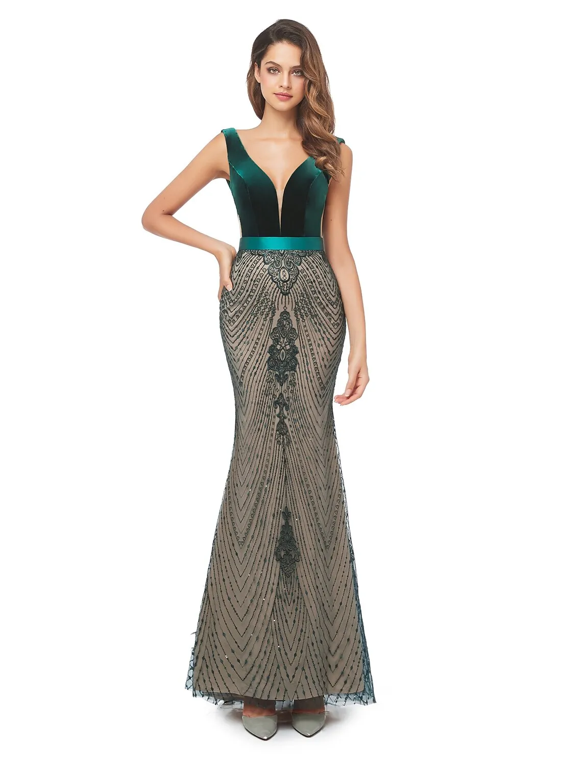 Mermaid / Trumpet Evening Gown Luxurious Dress Formal Evening Sweep / Brush Train Sleeveless V Neck Fall Wedding Guest Velvet Backless with Beading